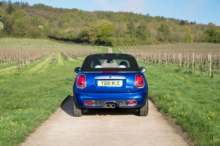  Mini Cooper S Cabrio 25th Anniversary (F57) 2018 года  (UK) (фото 19 из 22)